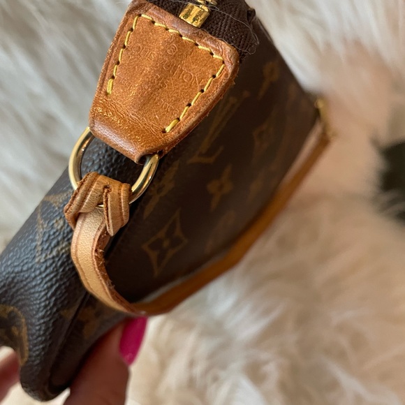 🔥SOLD🔥Authentic Louis Vuitton Pochette Accessories - Picture 16 of 16